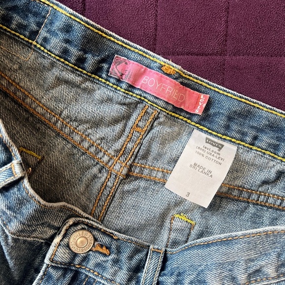 Vintage Levi's Women's Boyfriend Denim Shorts - Picture 2 of 5